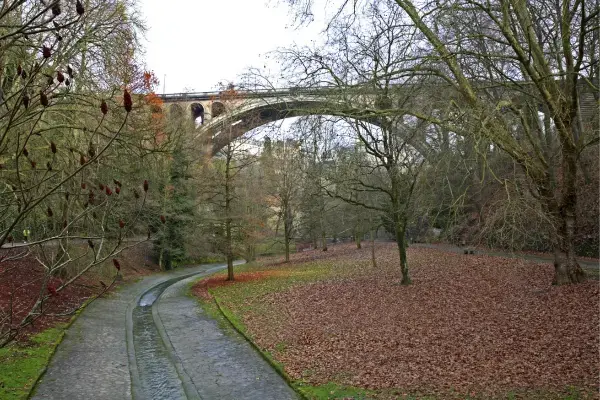 Ponte antiga do Vale do Petrusse