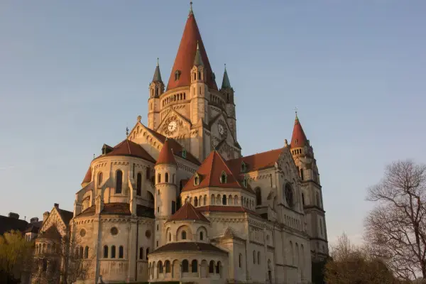 Igreja São Francisco de Assis, na Áustria