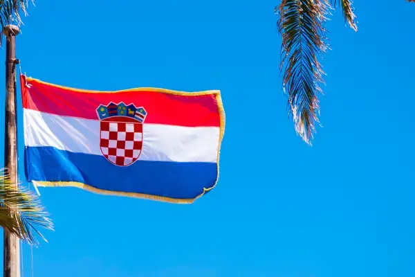 Bandeira da Croácia ao vento