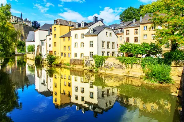 Cenário típico de casas de Luxemburgo
