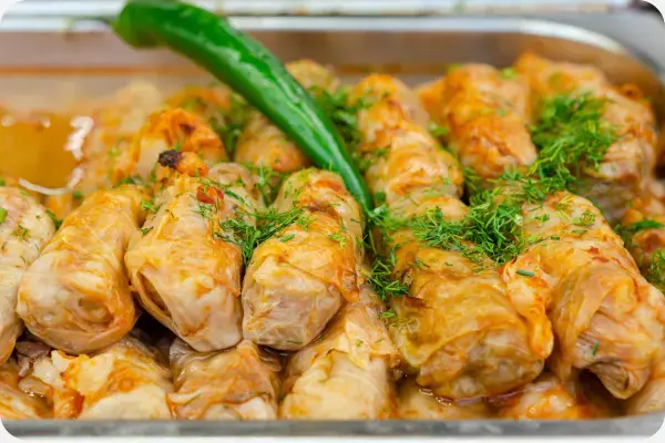 Sarmale, comida típica da Romênia. (Fonte: Reprodução | Internet)