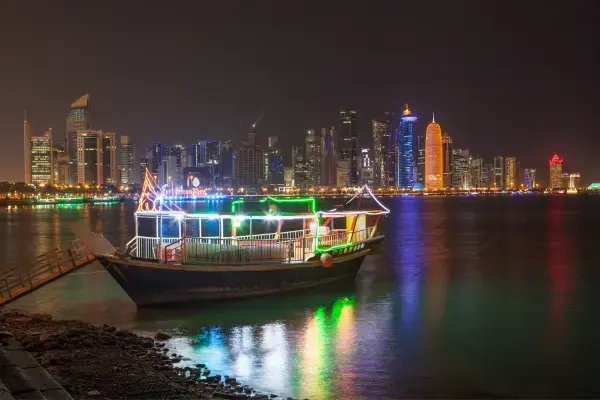 Barco de Cruzeiro de Dhow Tradicional em Doha