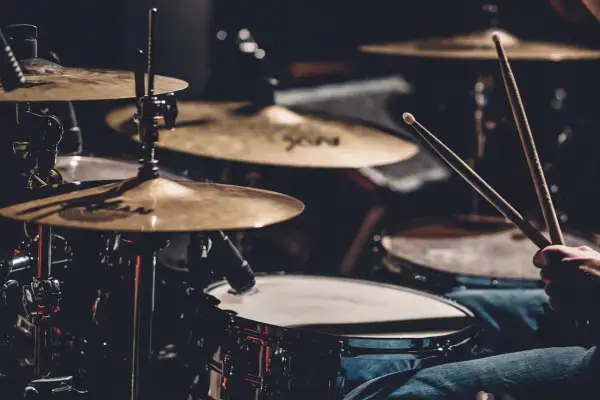 Bateria sendo tocada