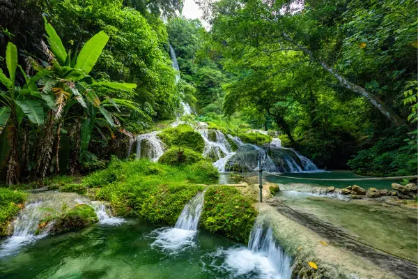 Mele Cascades, na Ilha de Efate em Vanuatu (Fonte: Canva)