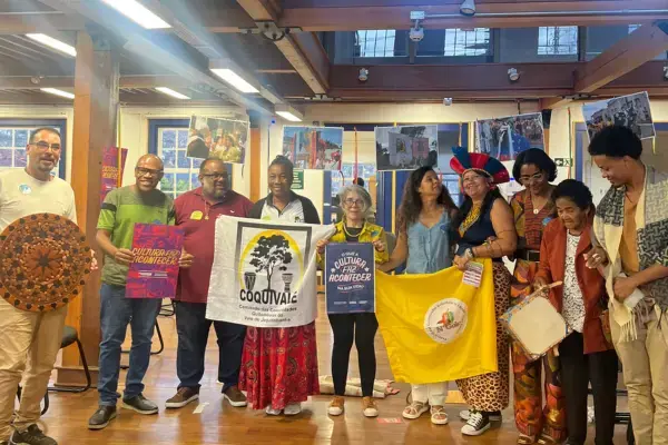 liderença indigina, mestres e mestras da cultura popular reunidos no comitê de cultura