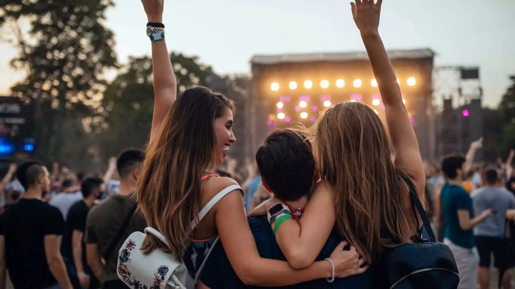 imagem capa do post Glastonbury 2027: datas, ingressos e como ir do Brasil