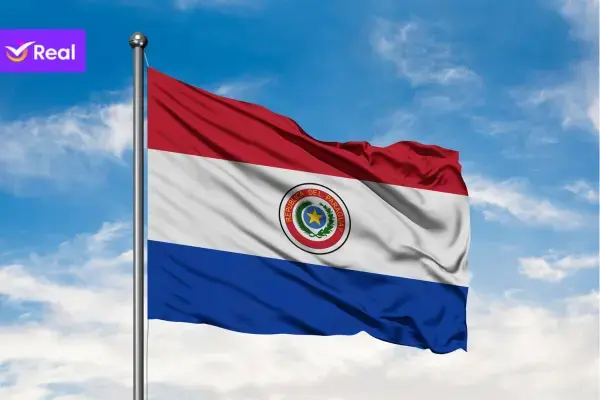 bandeira do paraguai hasteada e com brisa do vento