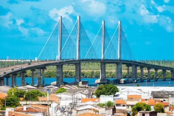 Ponte e paisagem litorânea da cidade de Aracaju