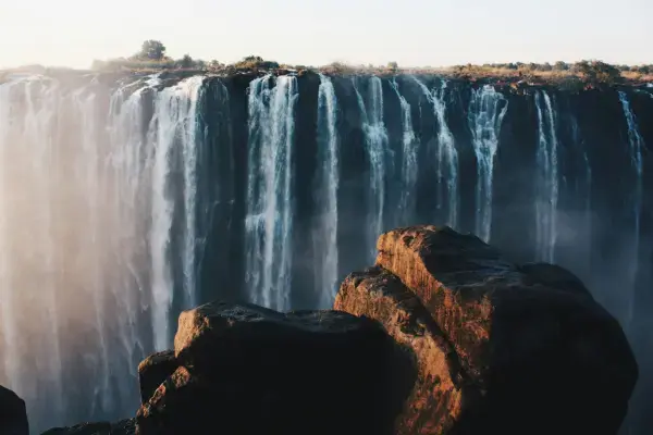 Cataratas de Vitória no Zimbábue (Fonte: Unsplash)