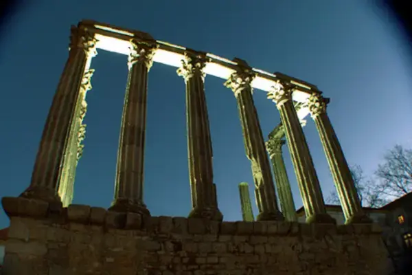 ruinas romanas em evora, portugal