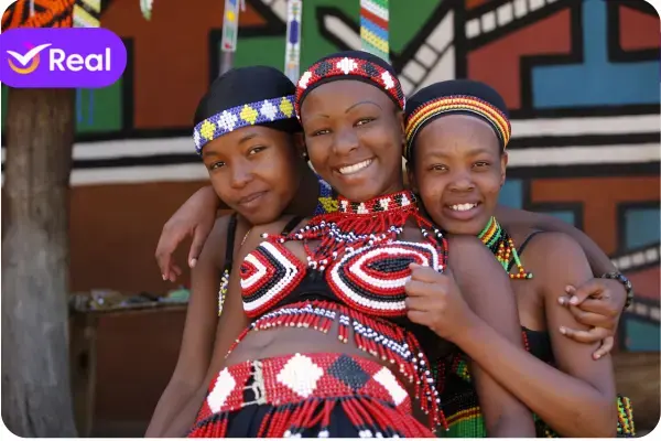 Três mulheres africanas posando para uma belíssima foto