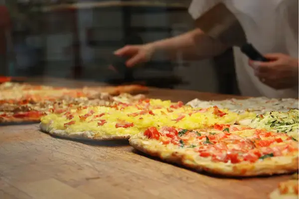 pizza al taglio na italia