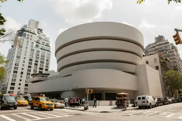 Prédio em espiral do museu Guggenheim na Quinta Avenida, em Nova York