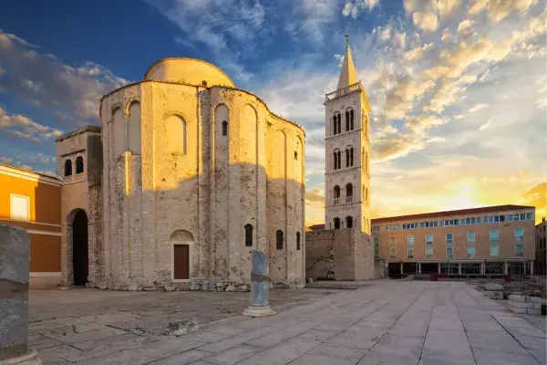 Arquitetura antiga em Zadar, na Croácia