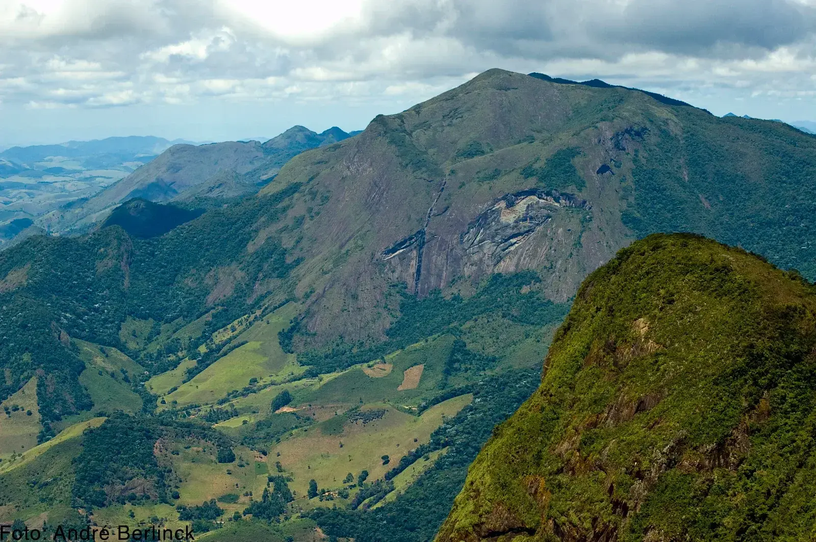 alto do pico do boné em araponga/mg
