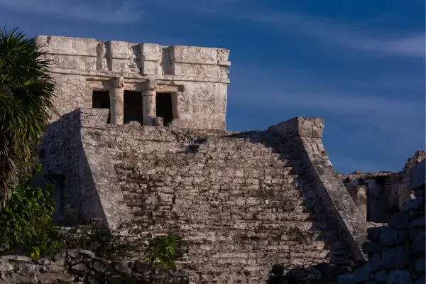 Ruínas Maias antigas de Tulum, no México