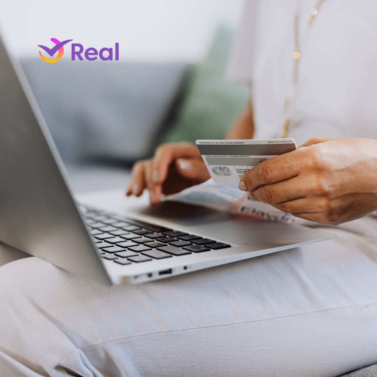 imagem de capa da publicação Seguro Viagem Caixa: como funciona, quem tem direito e vale a pena?