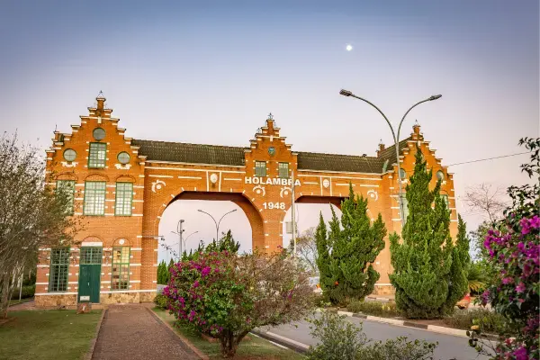 Portal da entrada de Holambra (Fonte: Canva)