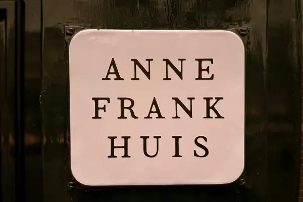 Placa do Museu Anne Frank
