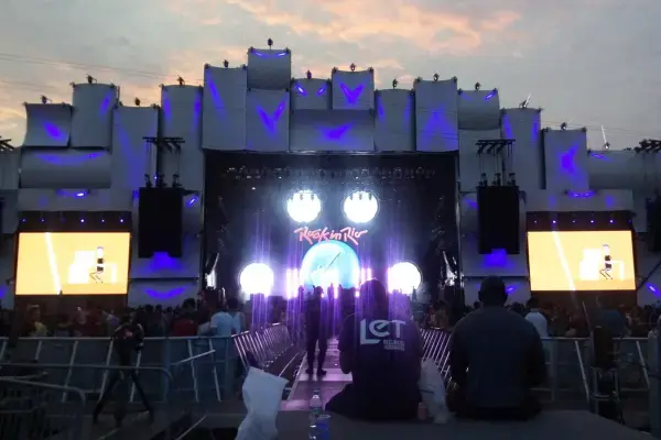 Palco mundo do rock in rio em 2017 (Fonte: Emilly/Arquivo Pessoal - Rock in Rio 2017)