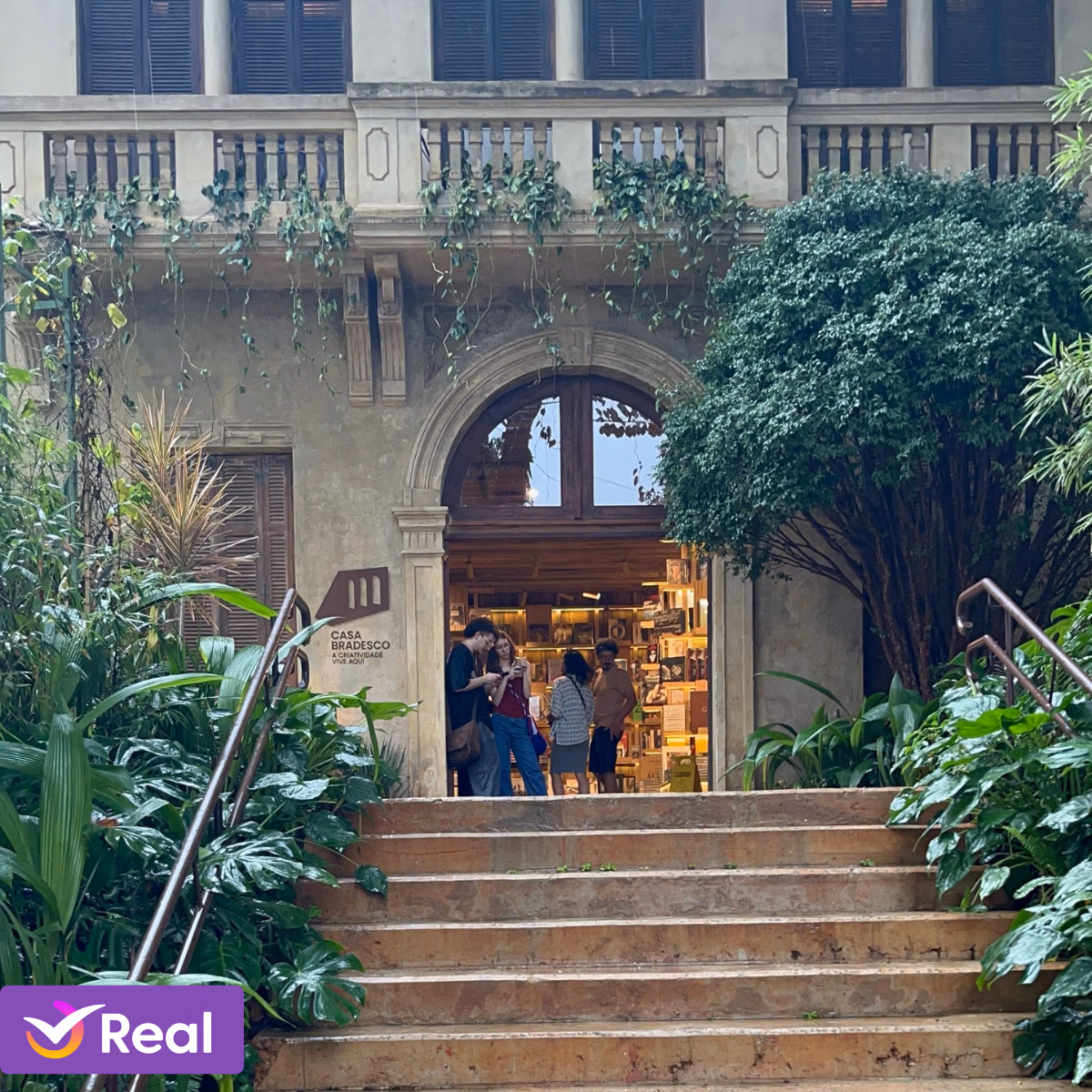 imagem de capa da publicação Casa Bradesco, São Paulo: um encontro com a arte e a arquitetura paulistana