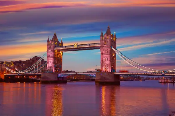 Tower Bridge, em Londres
