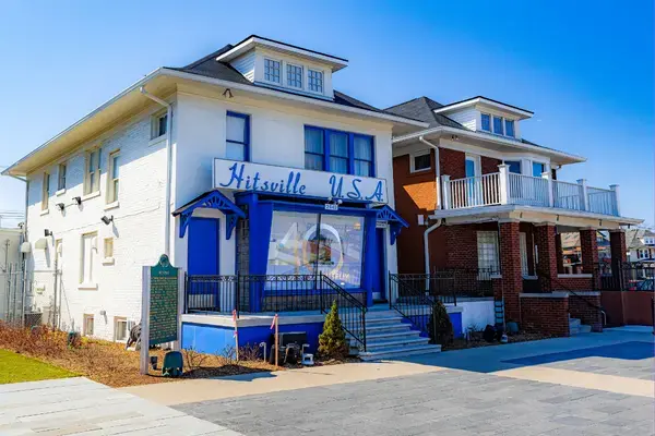 Fachada da Hitsville U.S.A., sede original da Motown e atual Motown Museum em Detroit
